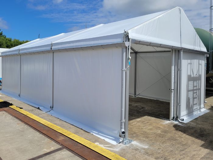 tente de stockage pour un espace de travail et de stockage